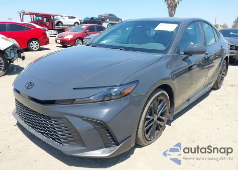 2025 Toyota Camry Se z USA, uszkodzony, nr VIN 4T1DAACK0SU580214